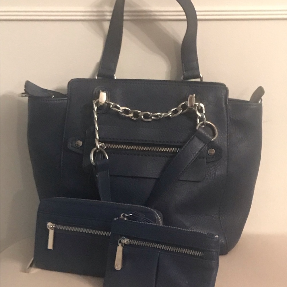 Navy purse with 2 matching wallets.